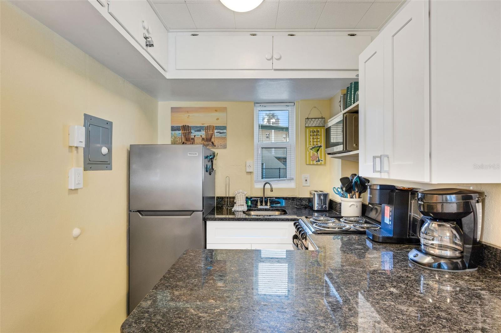 Image 13 of 25 For 11730 Gulf Boulevard 22