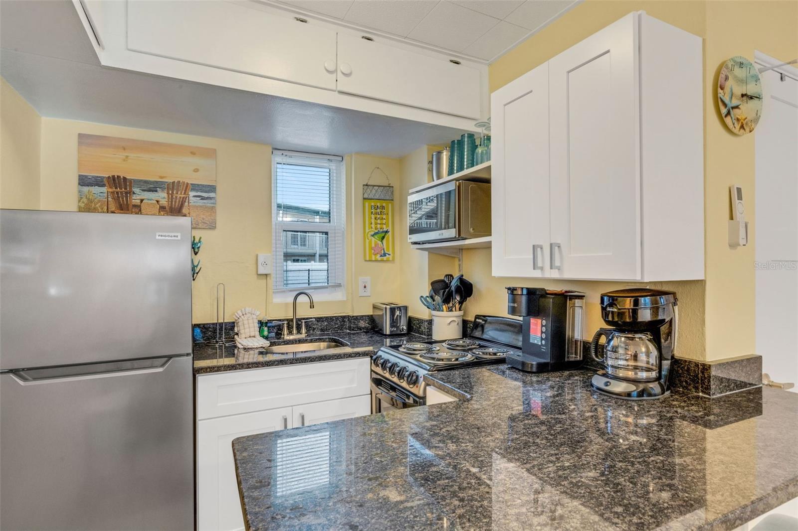 Image 6 of 25 For 11730 Gulf Boulevard 22