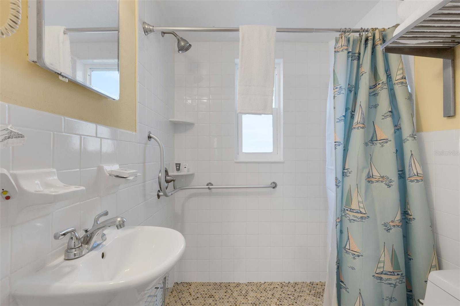 Image 8 of 25 For 11730 Gulf Boulevard 22