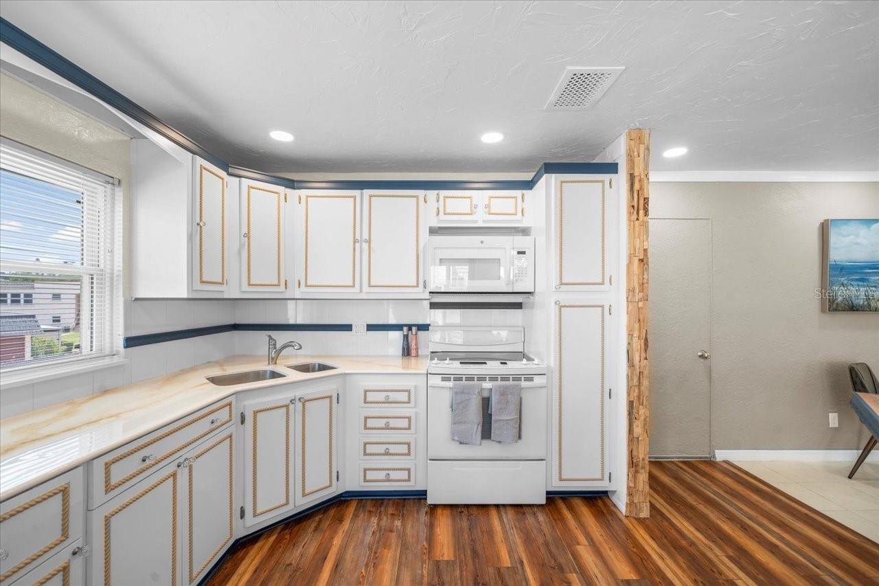 Image 18 of 35 For 213 Fernwood Circle 213