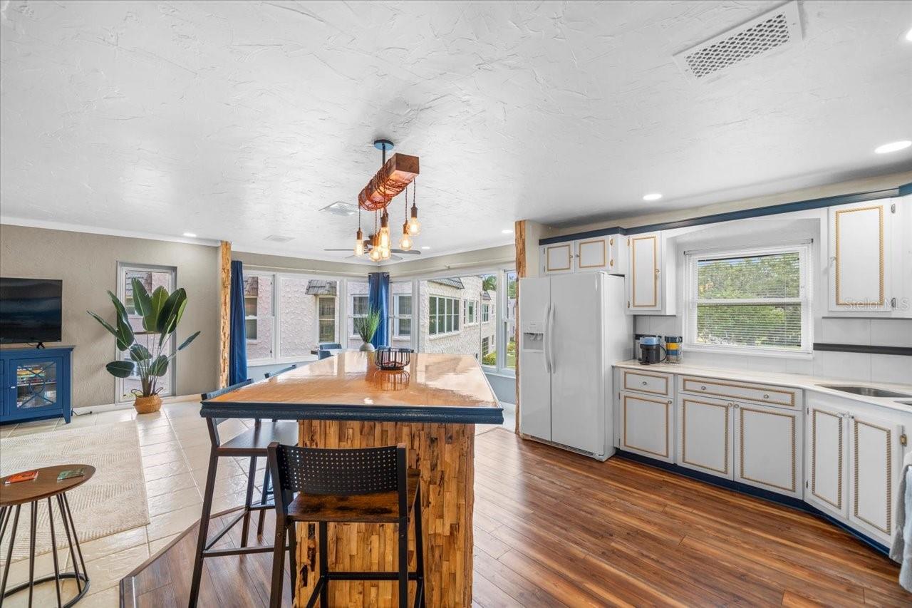 Image 21 of 35 For 213 Fernwood Circle 213