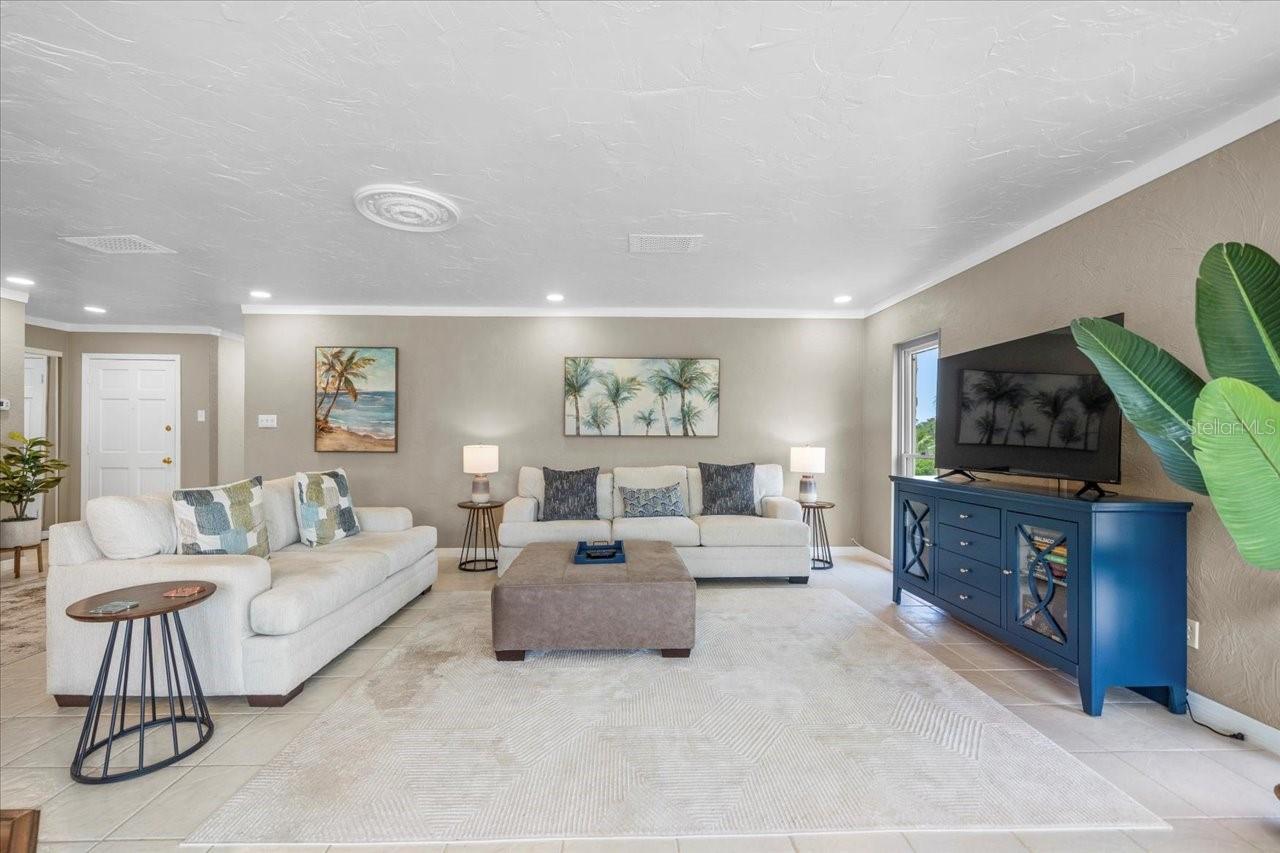 Image 23 of 35 For 213 Fernwood Circle 213