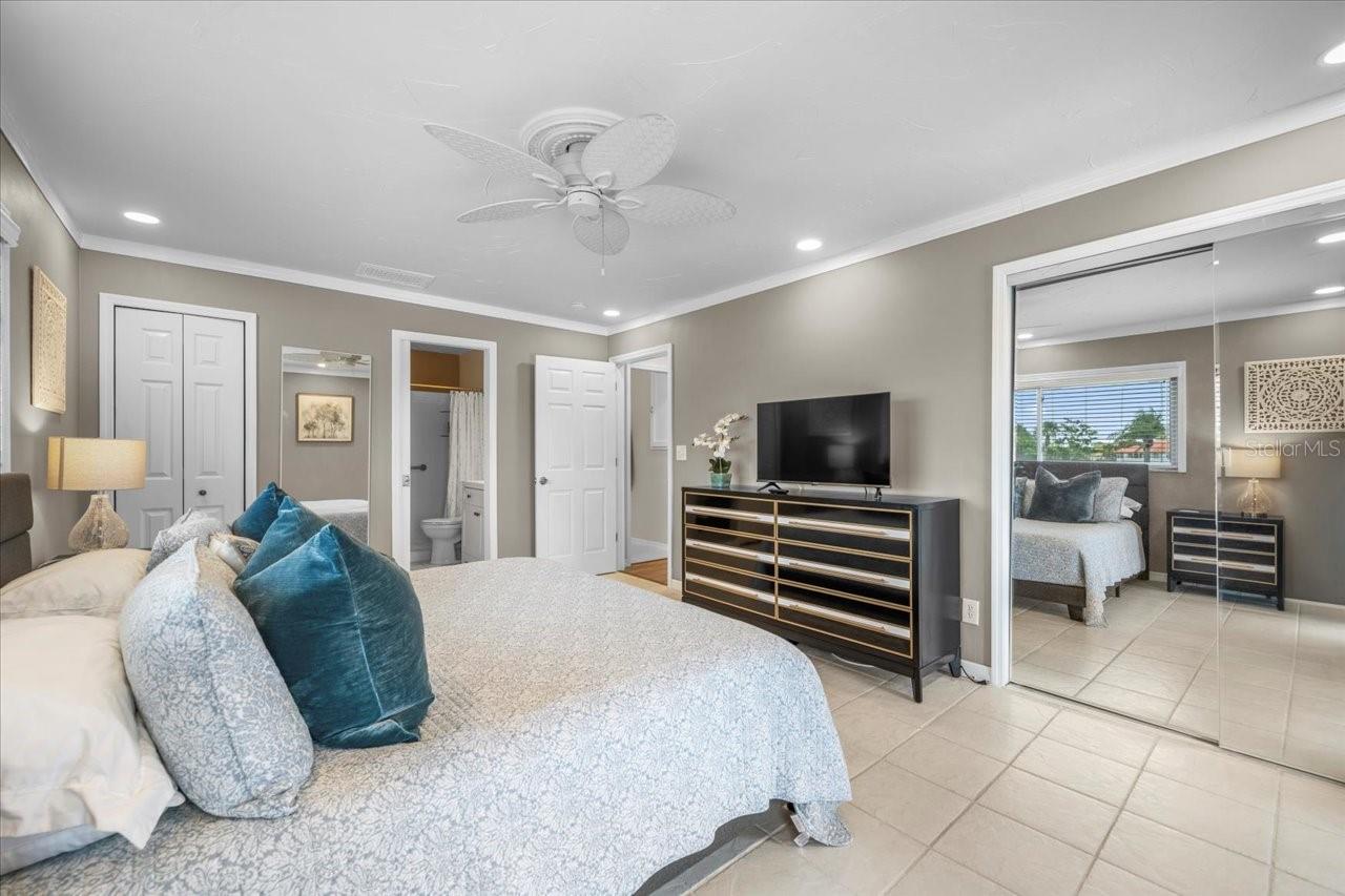 Image 26 of 35 For 213 Fernwood Circle 213