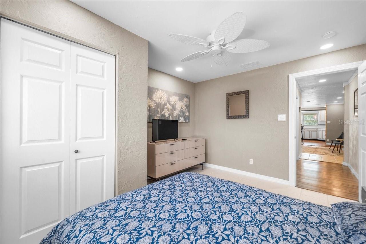 Image 29 of 35 For 213 Fernwood Circle 213