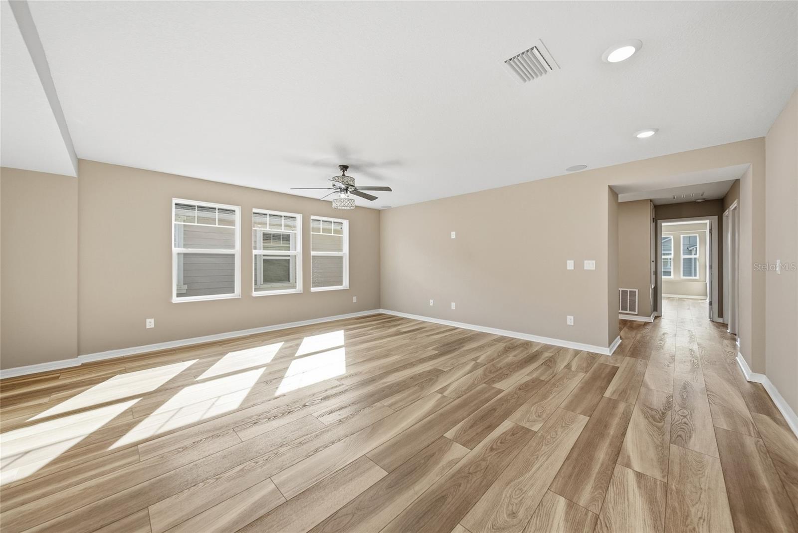 Image 15 of 42 For 8147 Artisan Circle