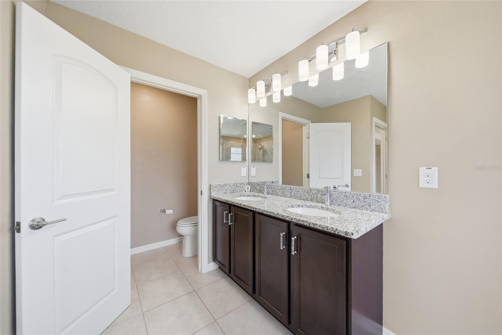 Image 18 of 42 For 8147 Artisan Circle