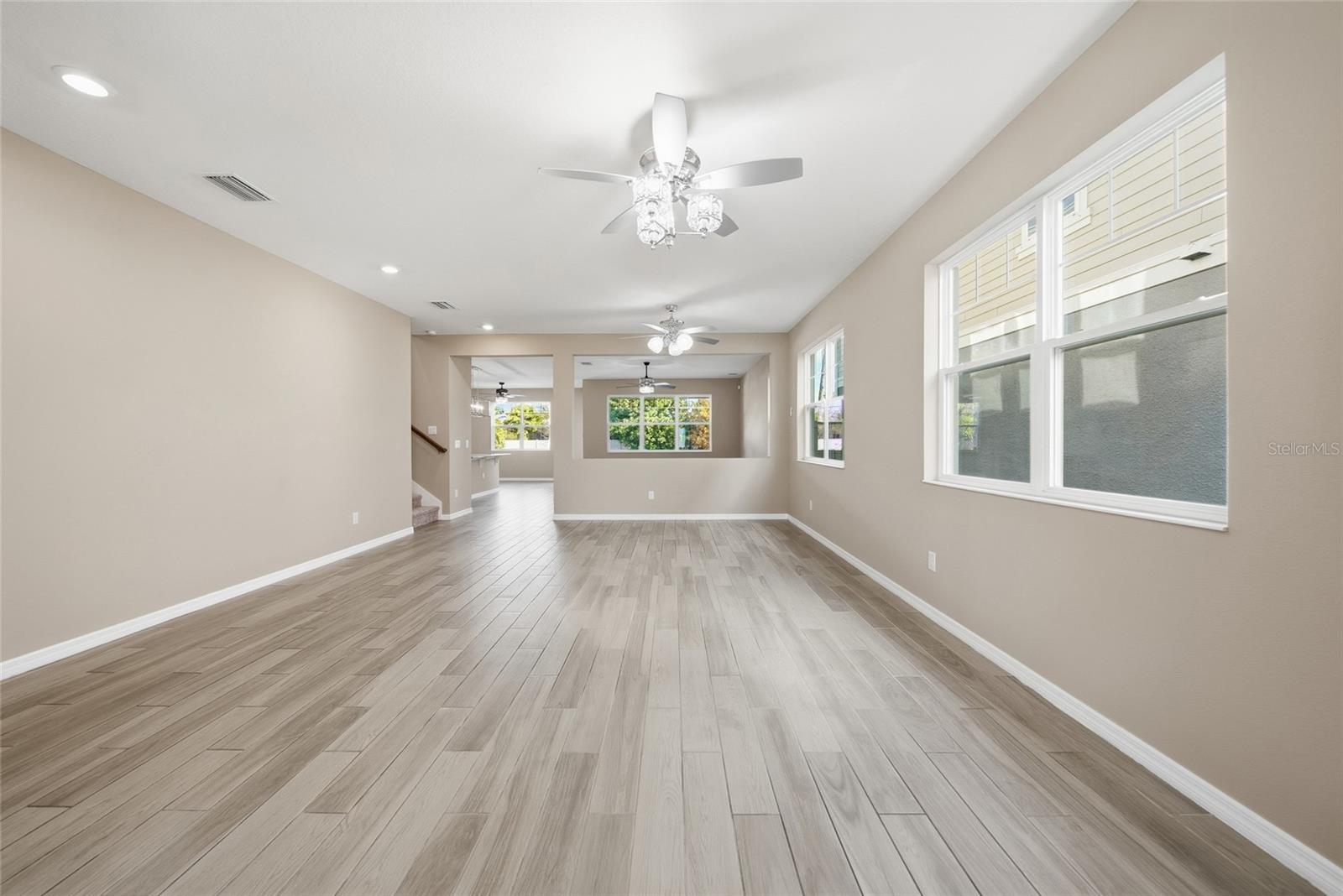 Image 6 of 42 For 8147 Artisan Circle