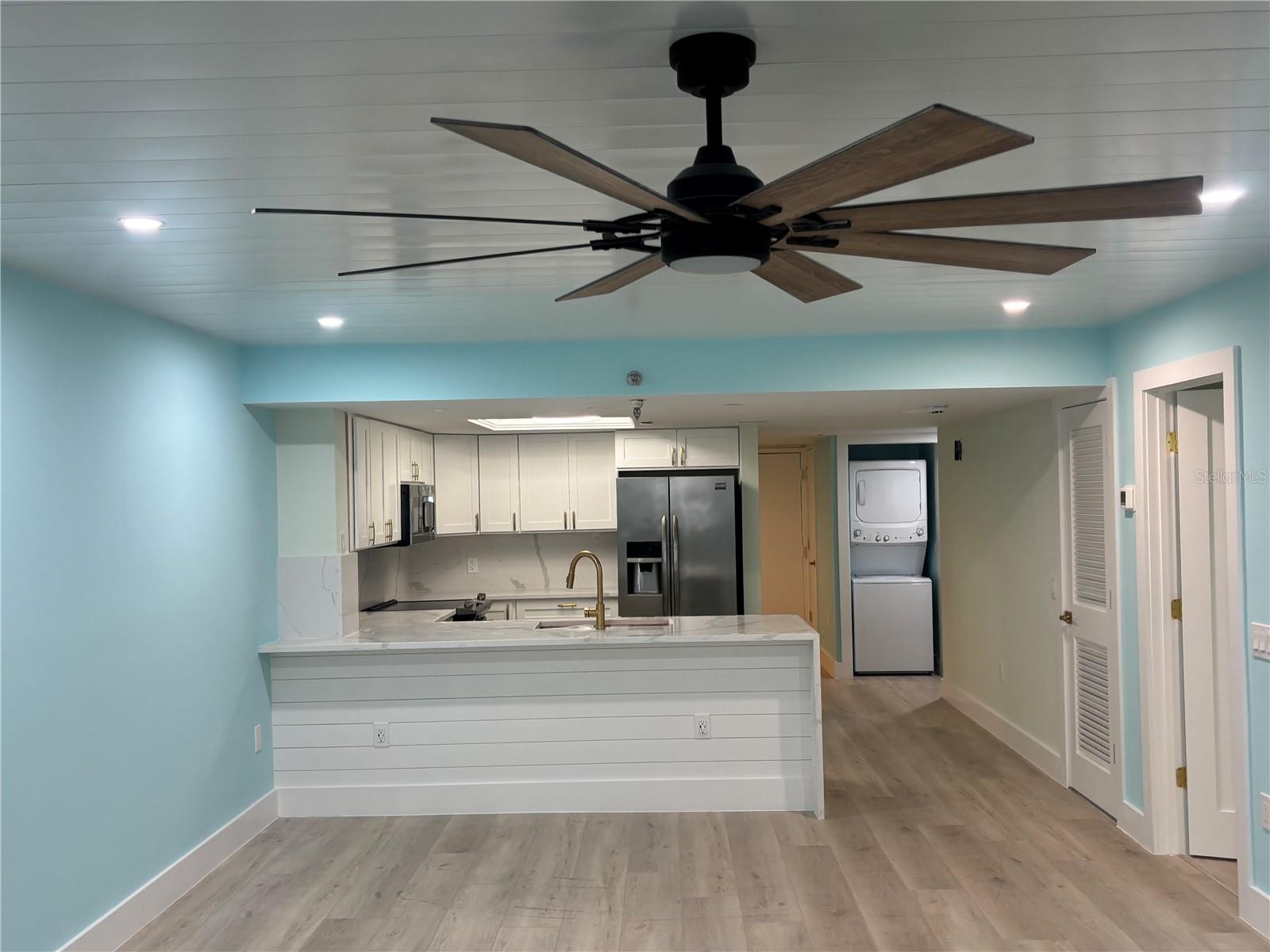 Image 4 of 32 For 6035 Sea Ranch Drive 902