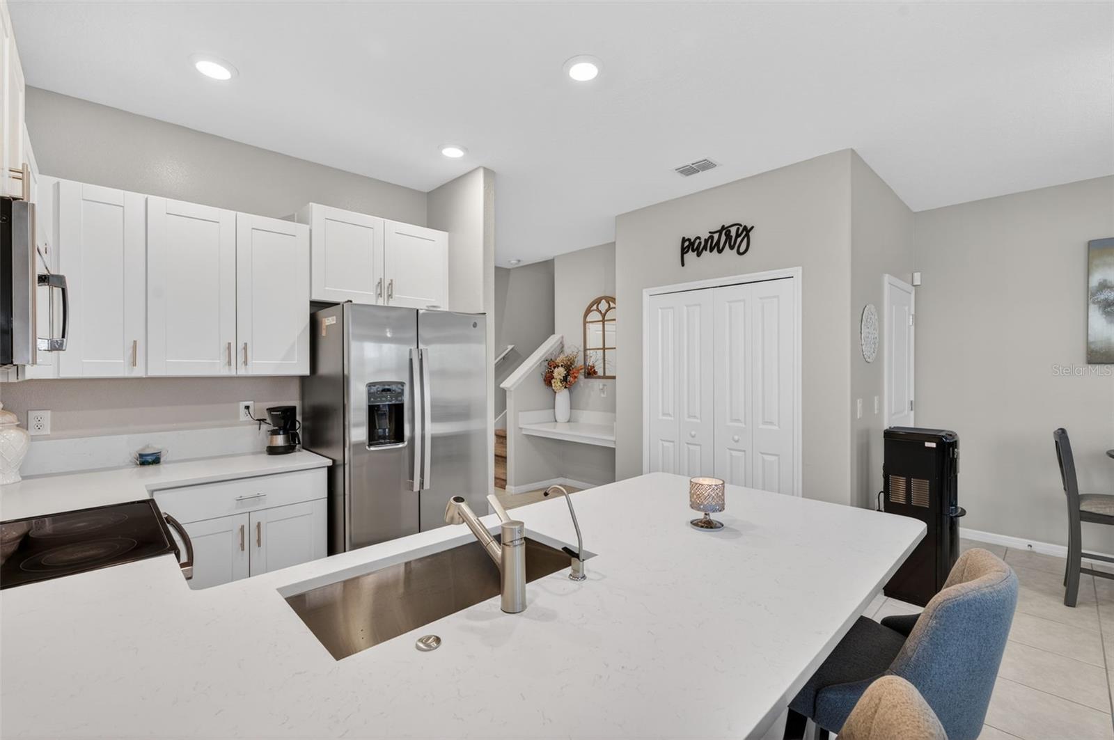 Image 10 of 45 For 14341 Editors Note Street