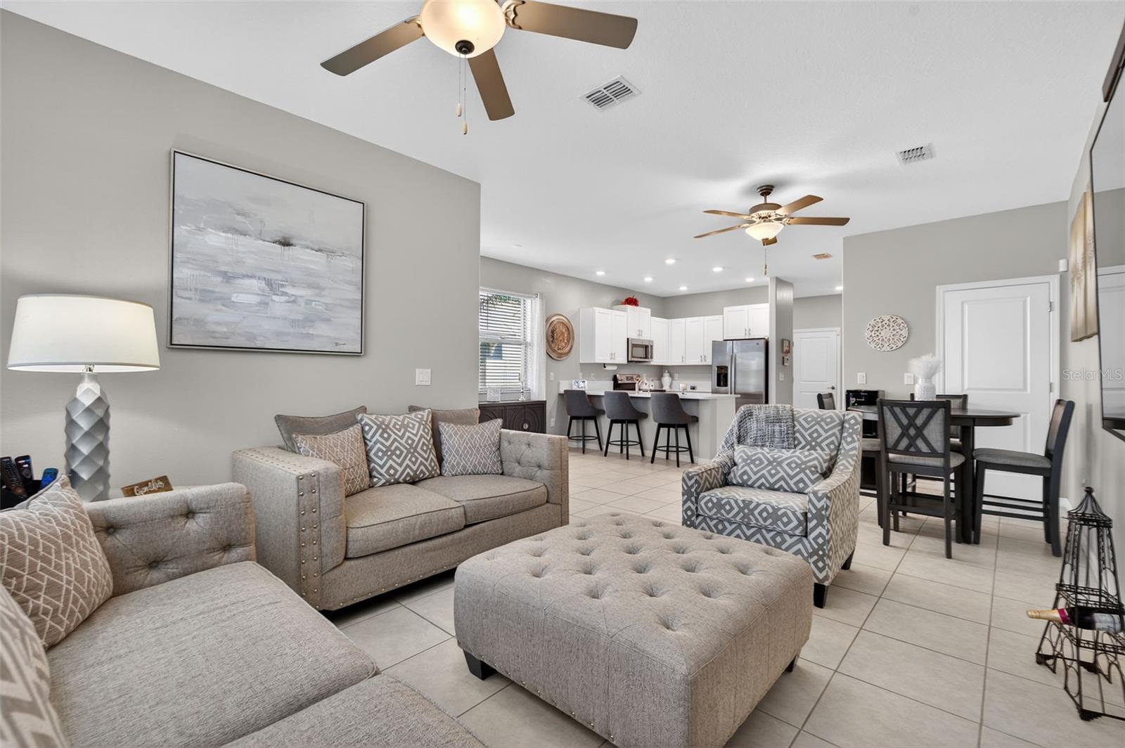 Image 14 of 45 For 14341 Editors Note Street