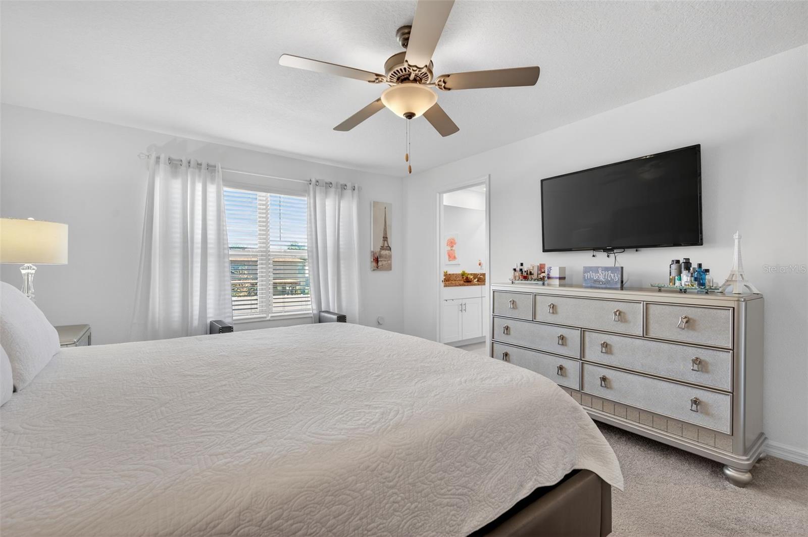 Image 22 of 45 For 14341 Editors Note Street