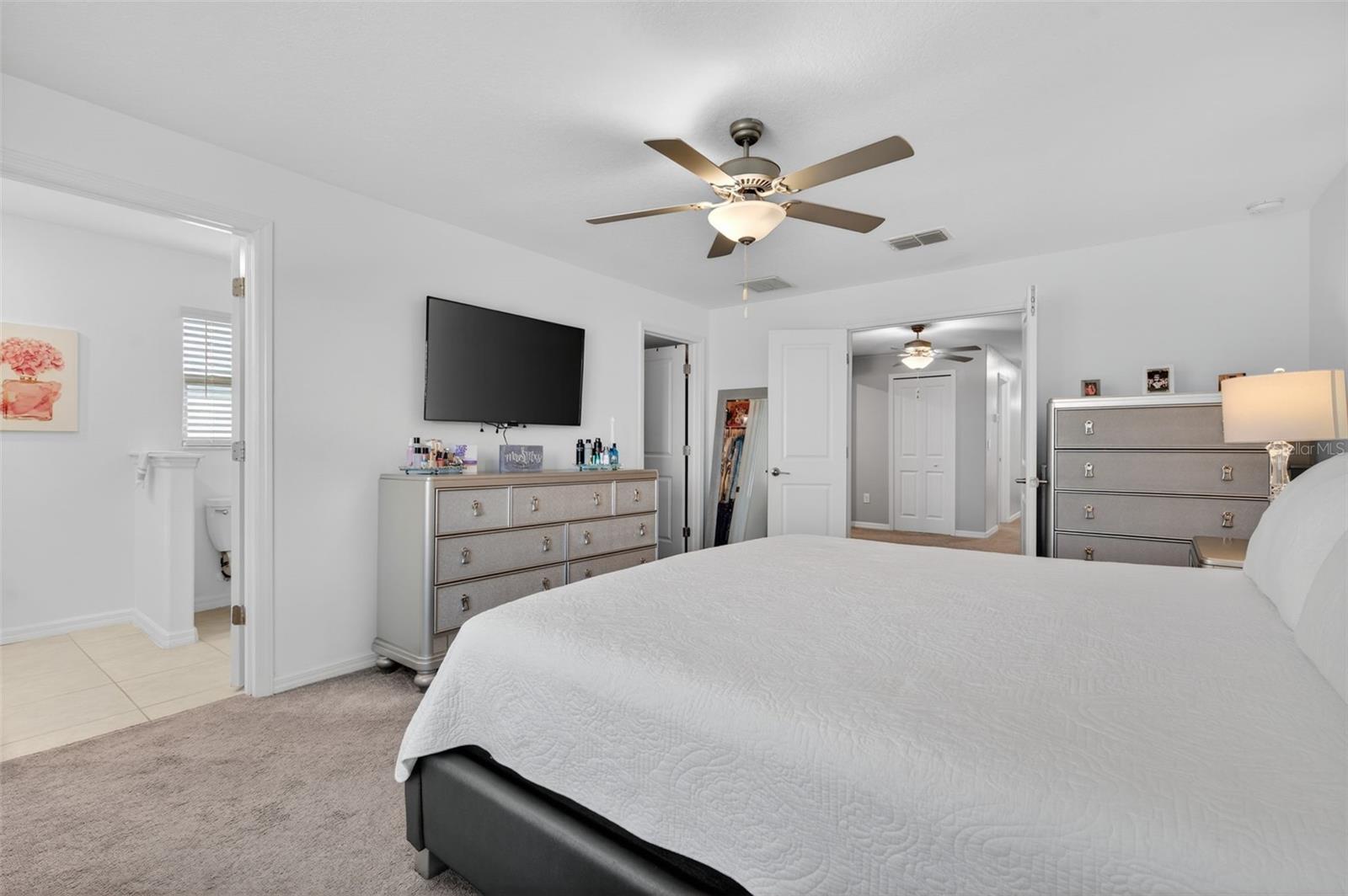 Image 23 of 45 For 14341 Editors Note Street