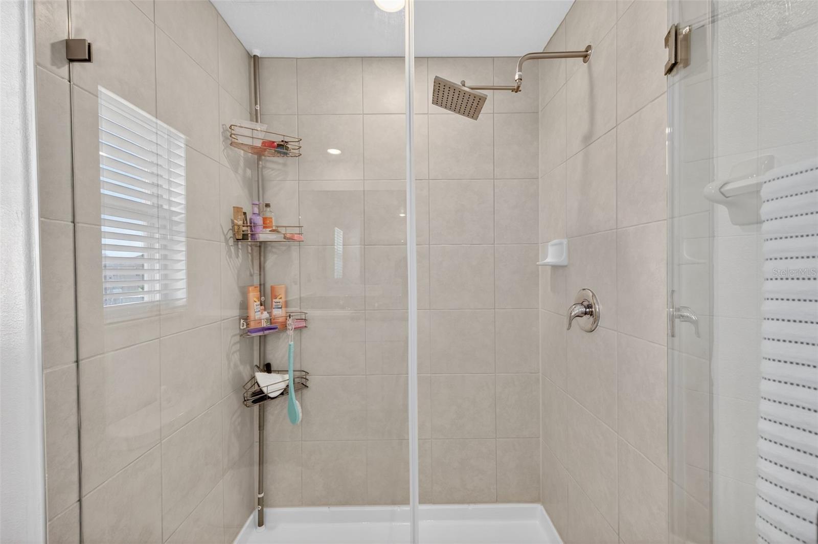 Image 25 of 45 For 14341 Editors Note Street