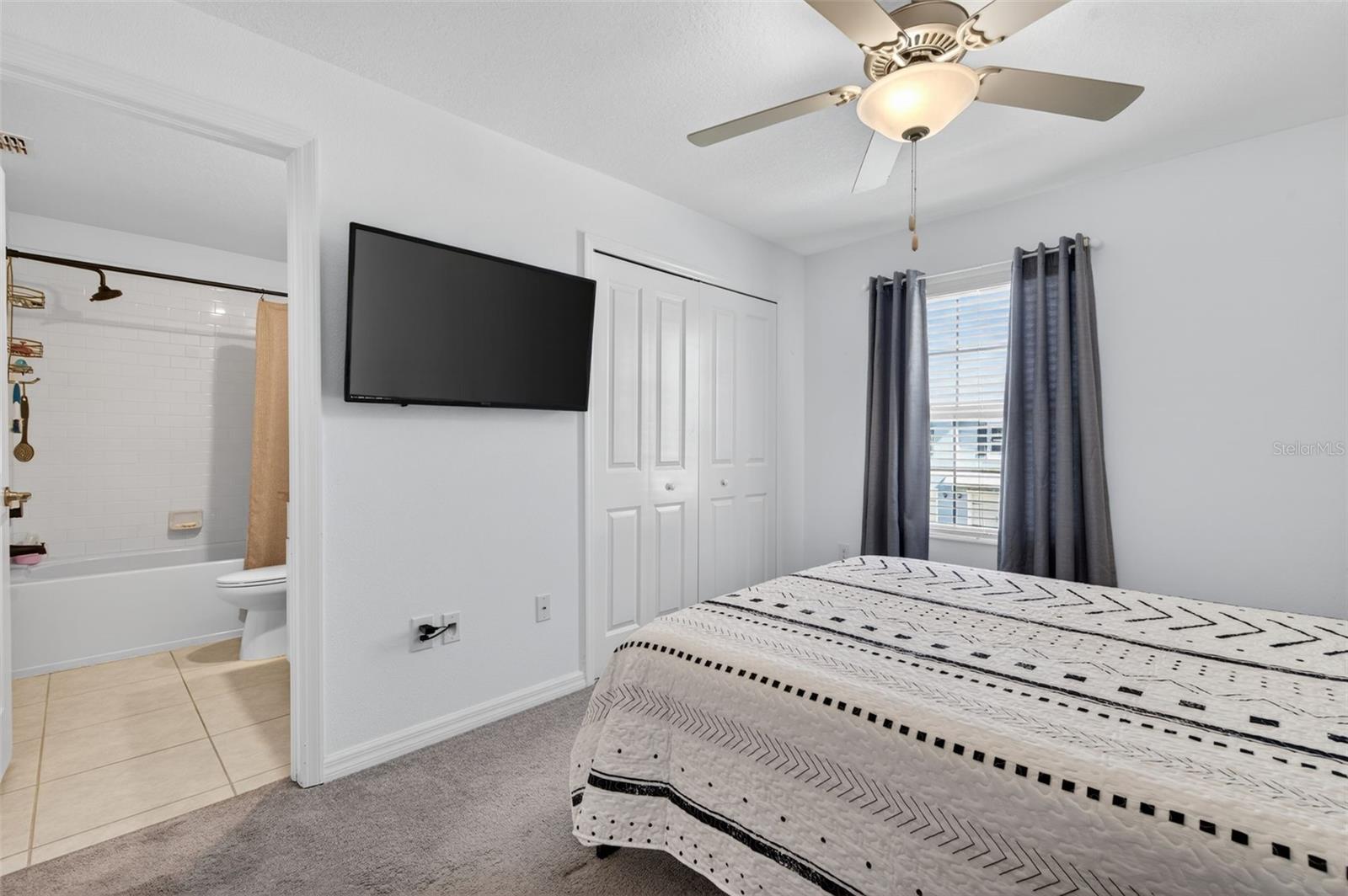 Image 30 of 45 For 14341 Editors Note Street