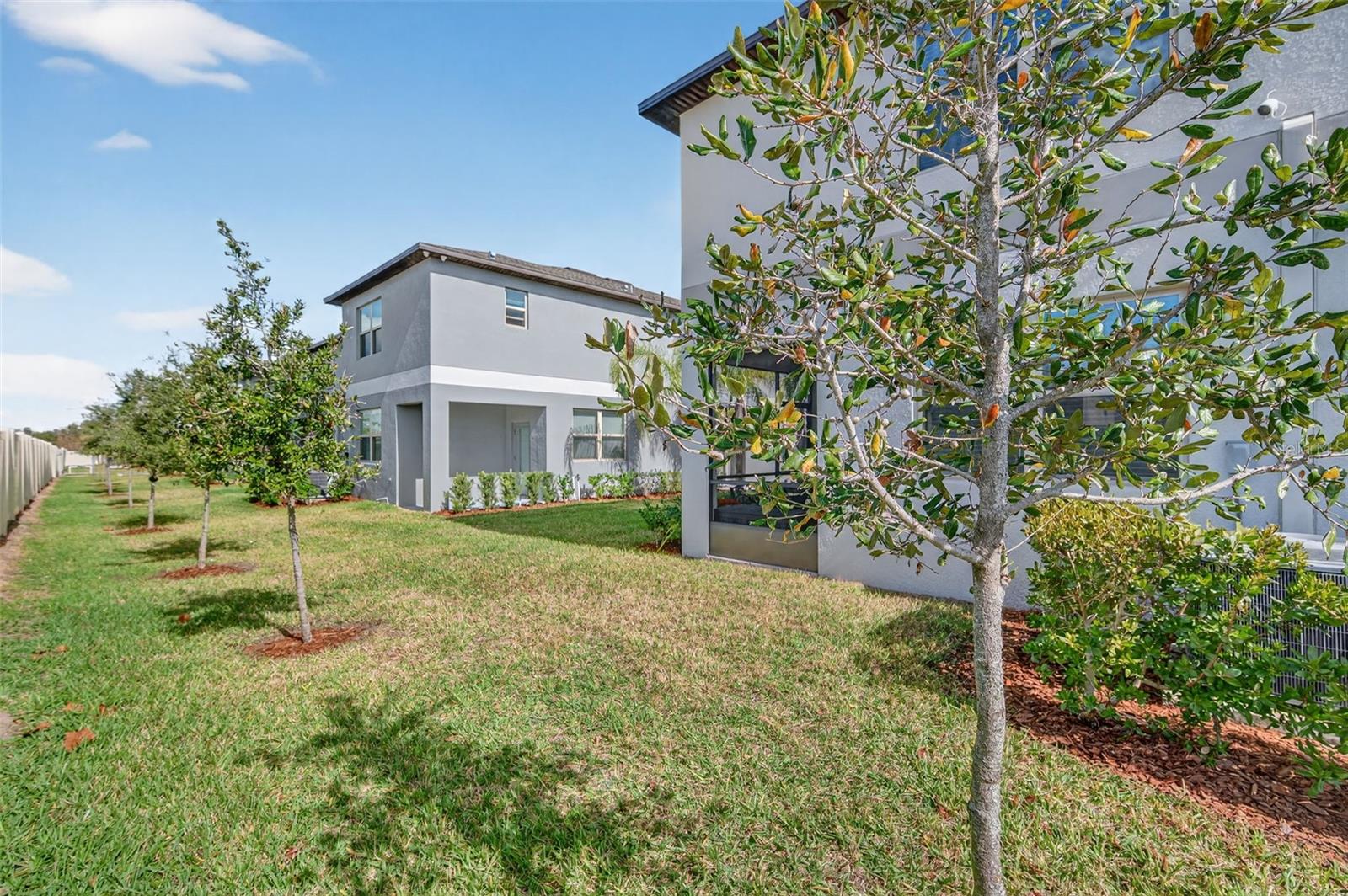 Image 33 of 45 For 14341 Editors Note Street