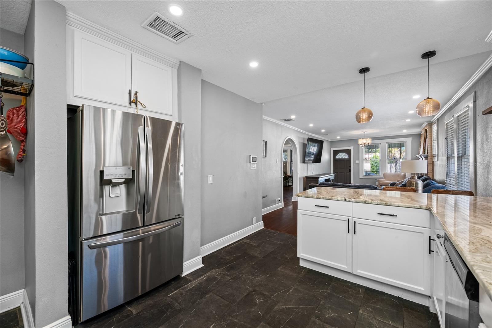 Image 19 of 60 For 304 Henry Avenue