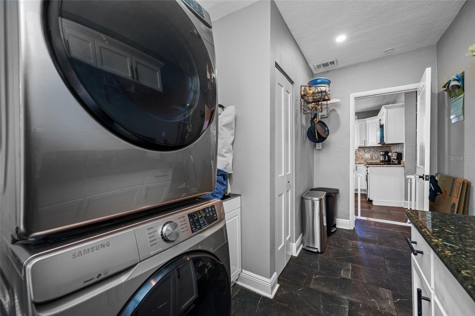 Image 23 of 60 For 304 Henry Avenue