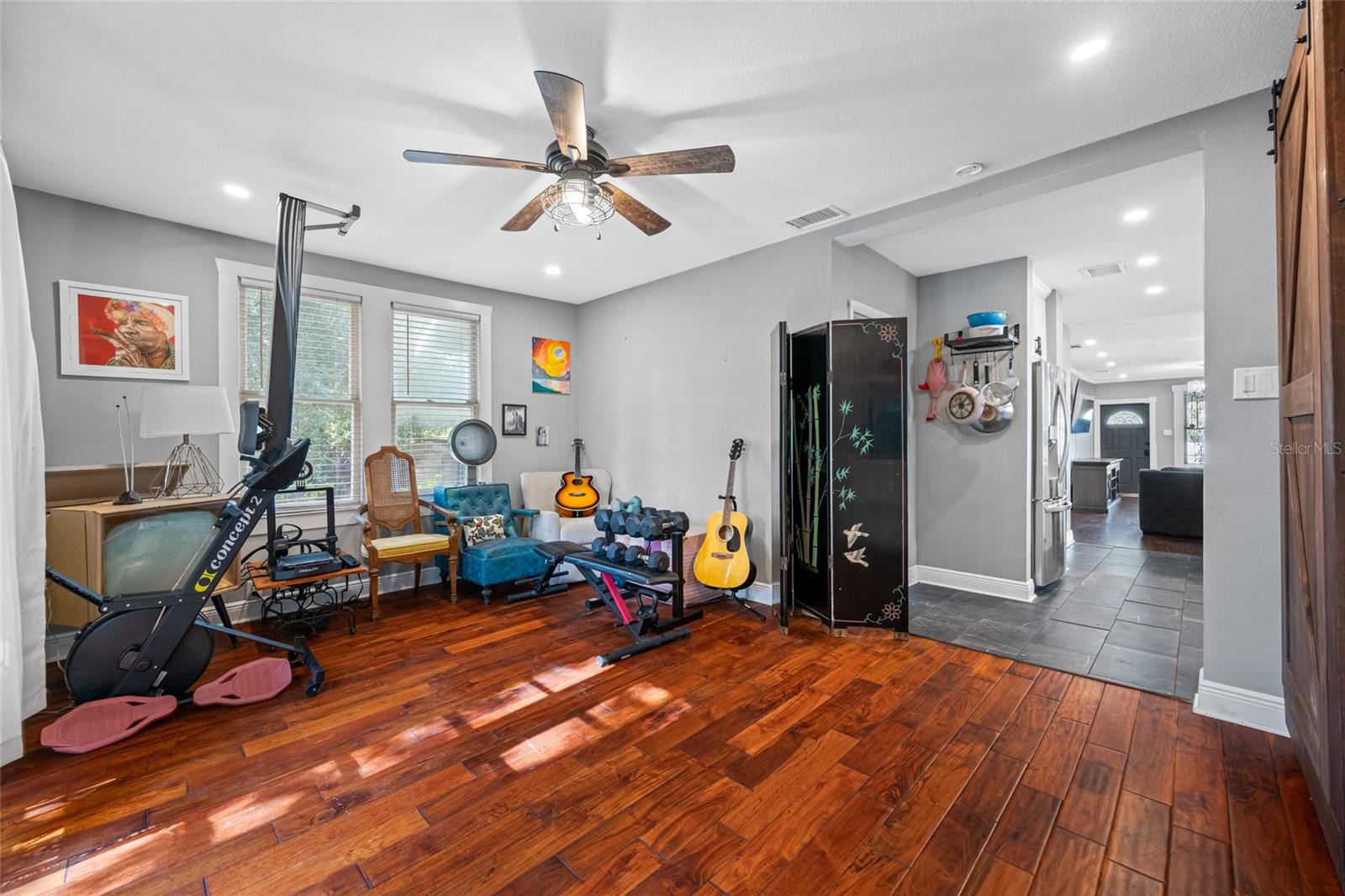 Image 24 of 60 For 304 Henry Avenue