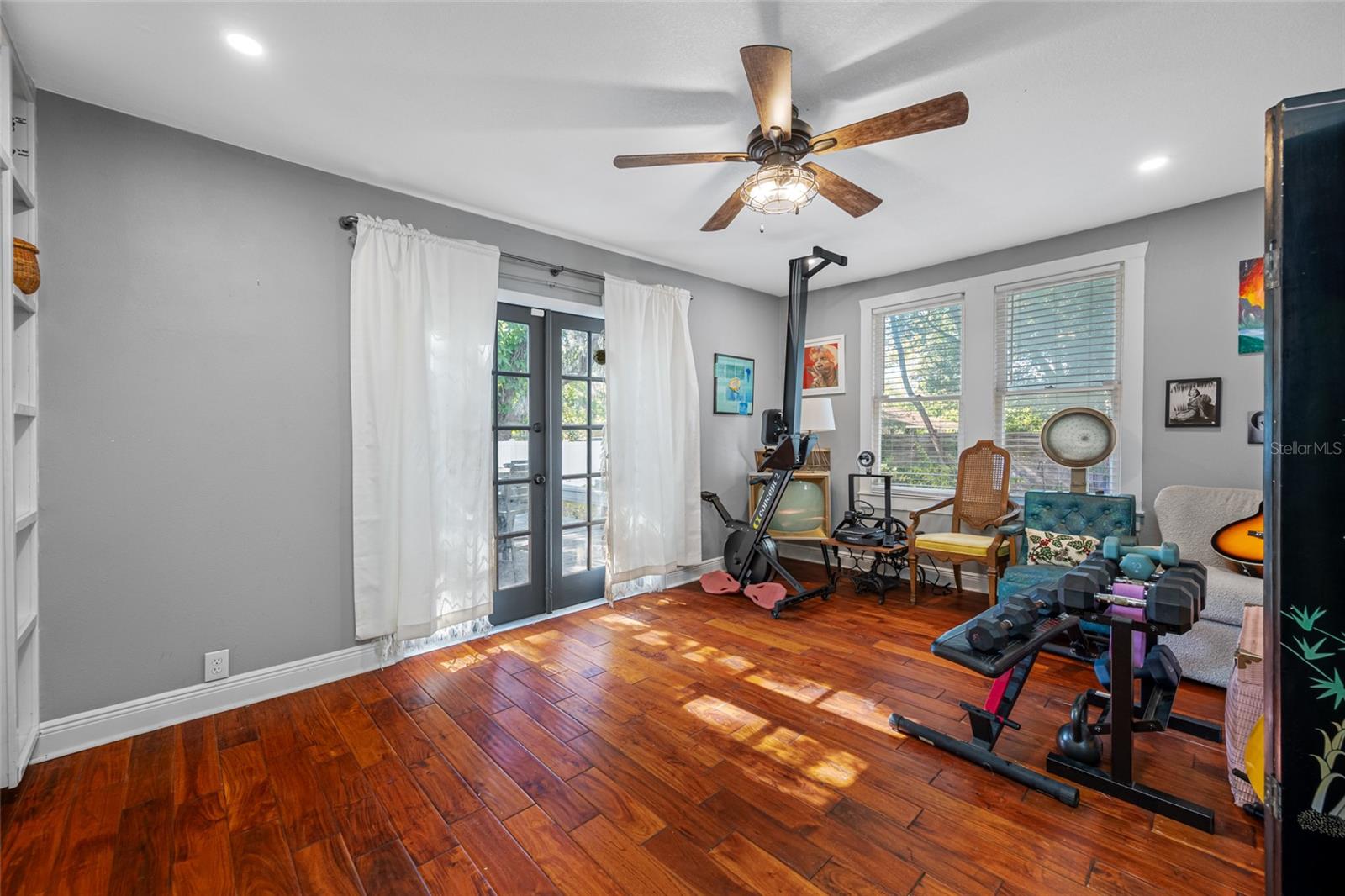 Image 25 of 60 For 304 Henry Avenue