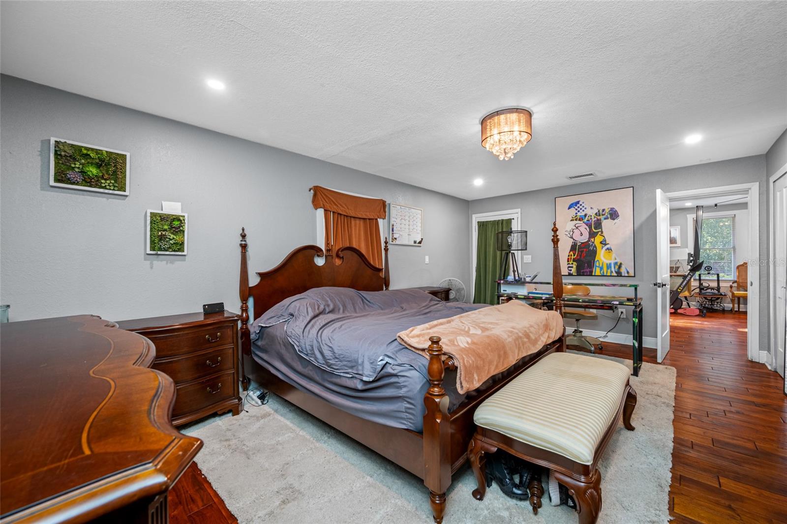 Image 30 of 60 For 304 Henry Avenue