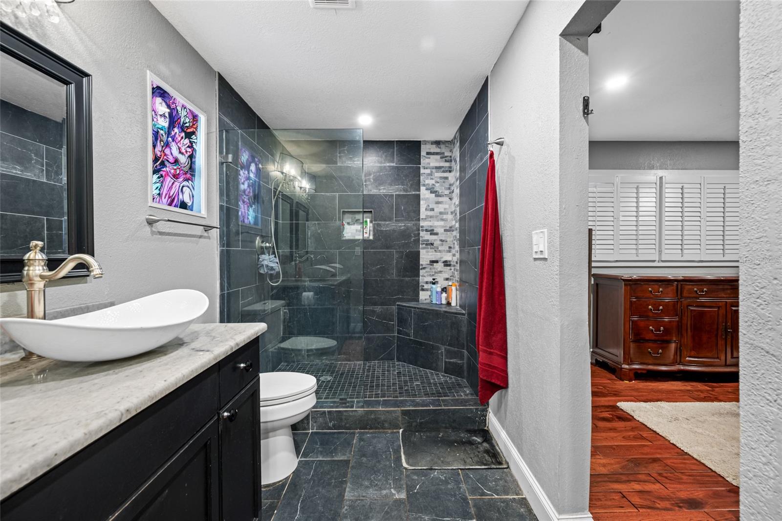 Image 33 of 60 For 304 Henry Avenue