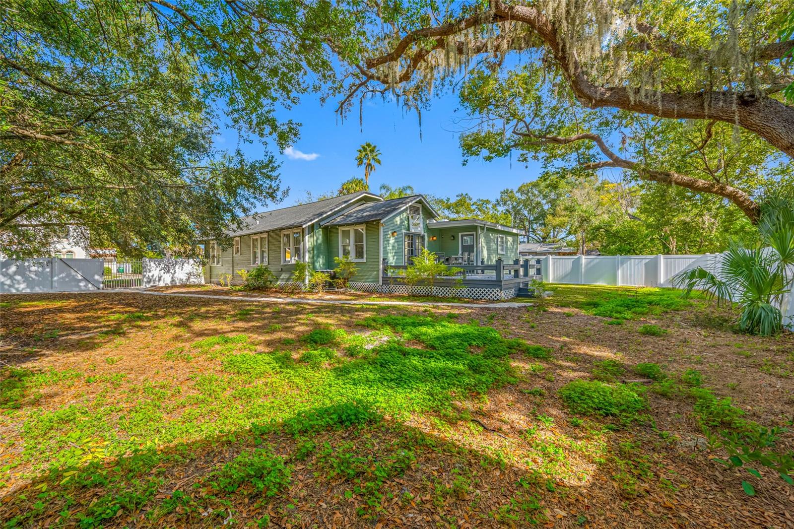 Image 7 of 60 For 304 Henry Avenue