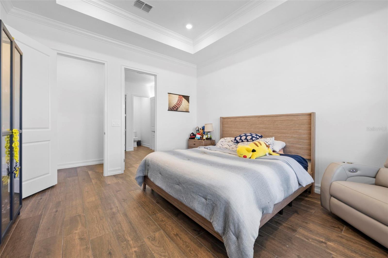 Image 13 of 81 For 4898 Southern Valley Loop