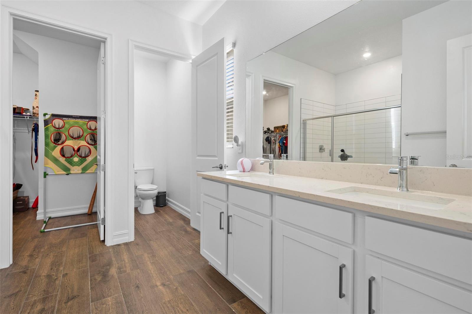 Image 16 of 81 For 4898 Southern Valley Loop