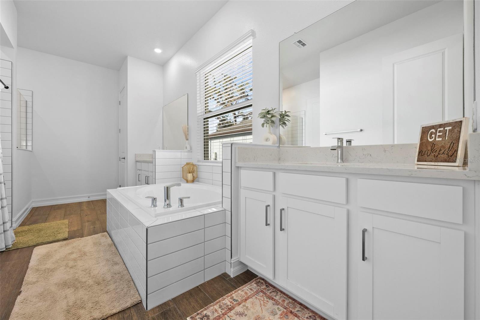 Image 46 of 81 For 4898 Southern Valley Loop