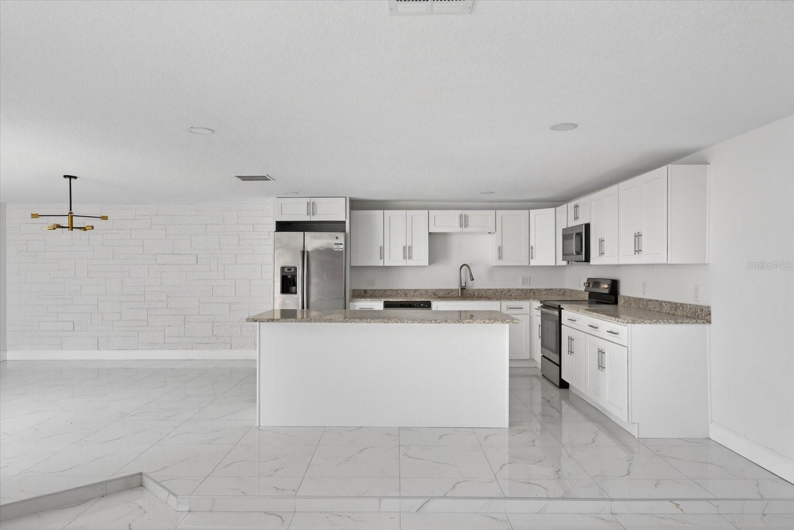 Image 10 of 25 For 7104 King Arthur Drive