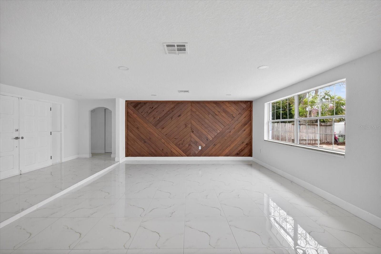 Image 7 of 25 For 7104 King Arthur Drive