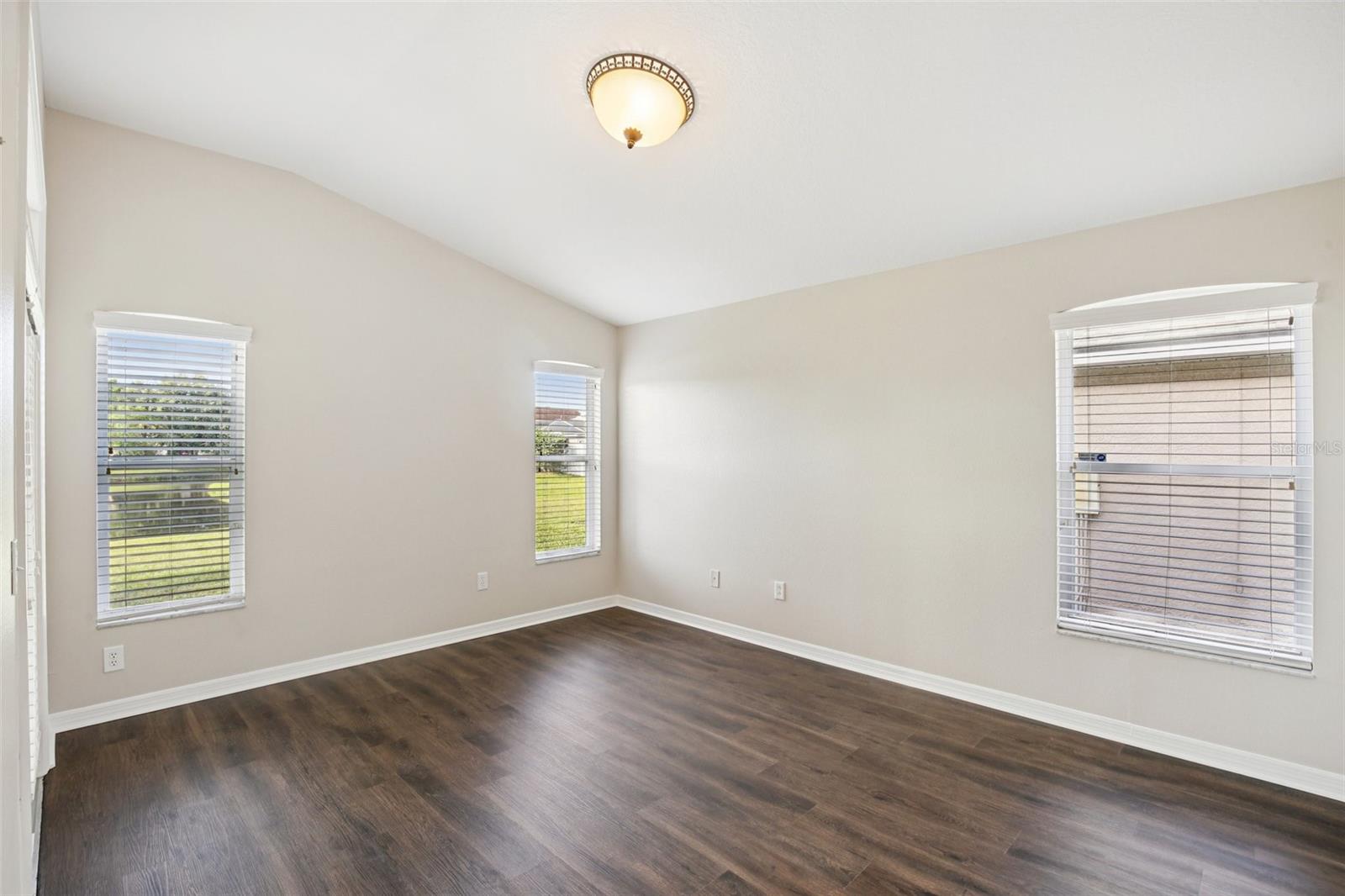 Image 19 of 46 For 19329 Garden Quilt Circle