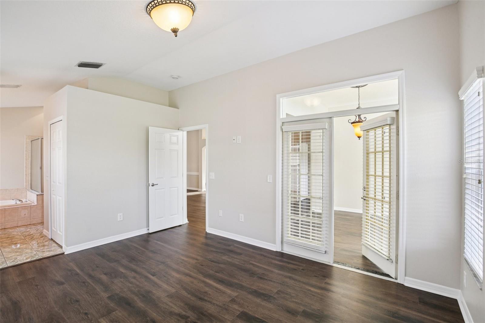 Image 21 of 46 For 19329 Garden Quilt Circle