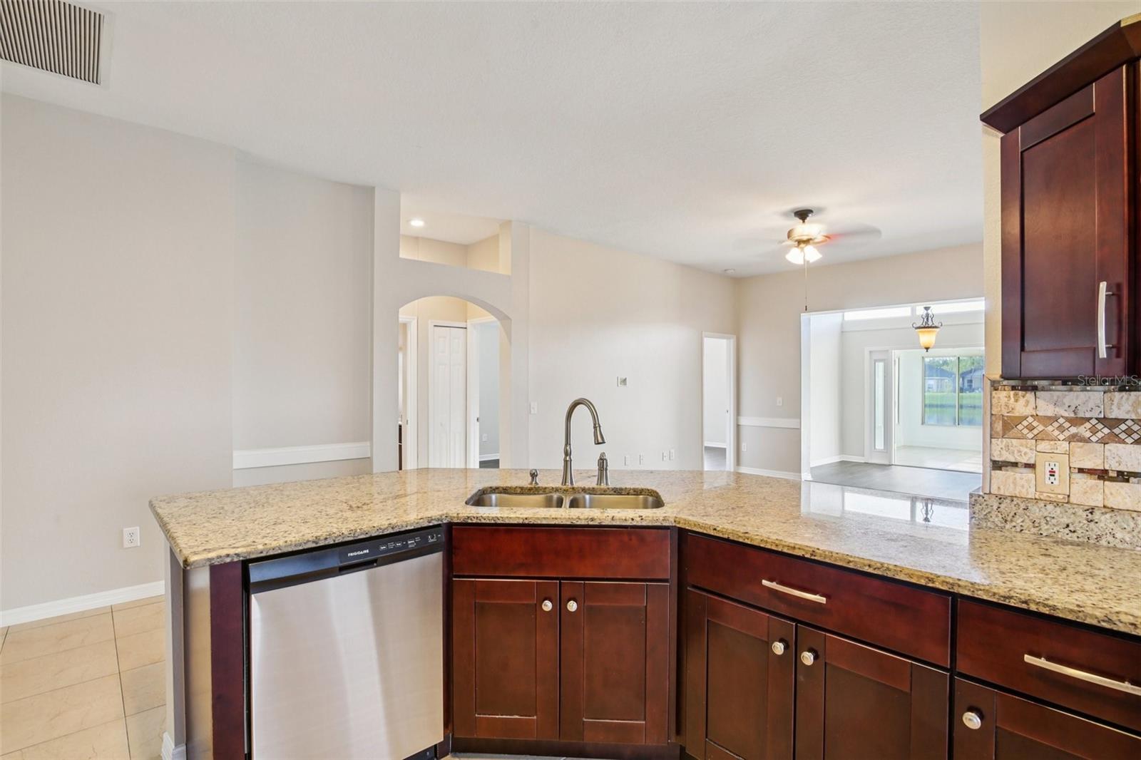 Image 8 of 46 For 19329 Garden Quilt Circle