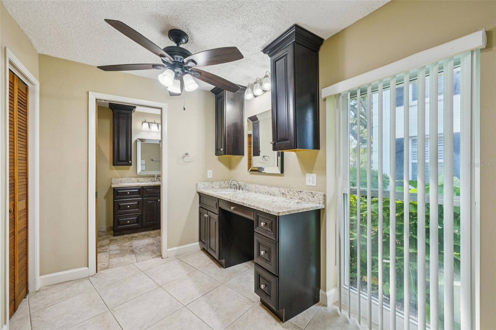 Image 15 of 35 For 4201 Meadow Hill Drive