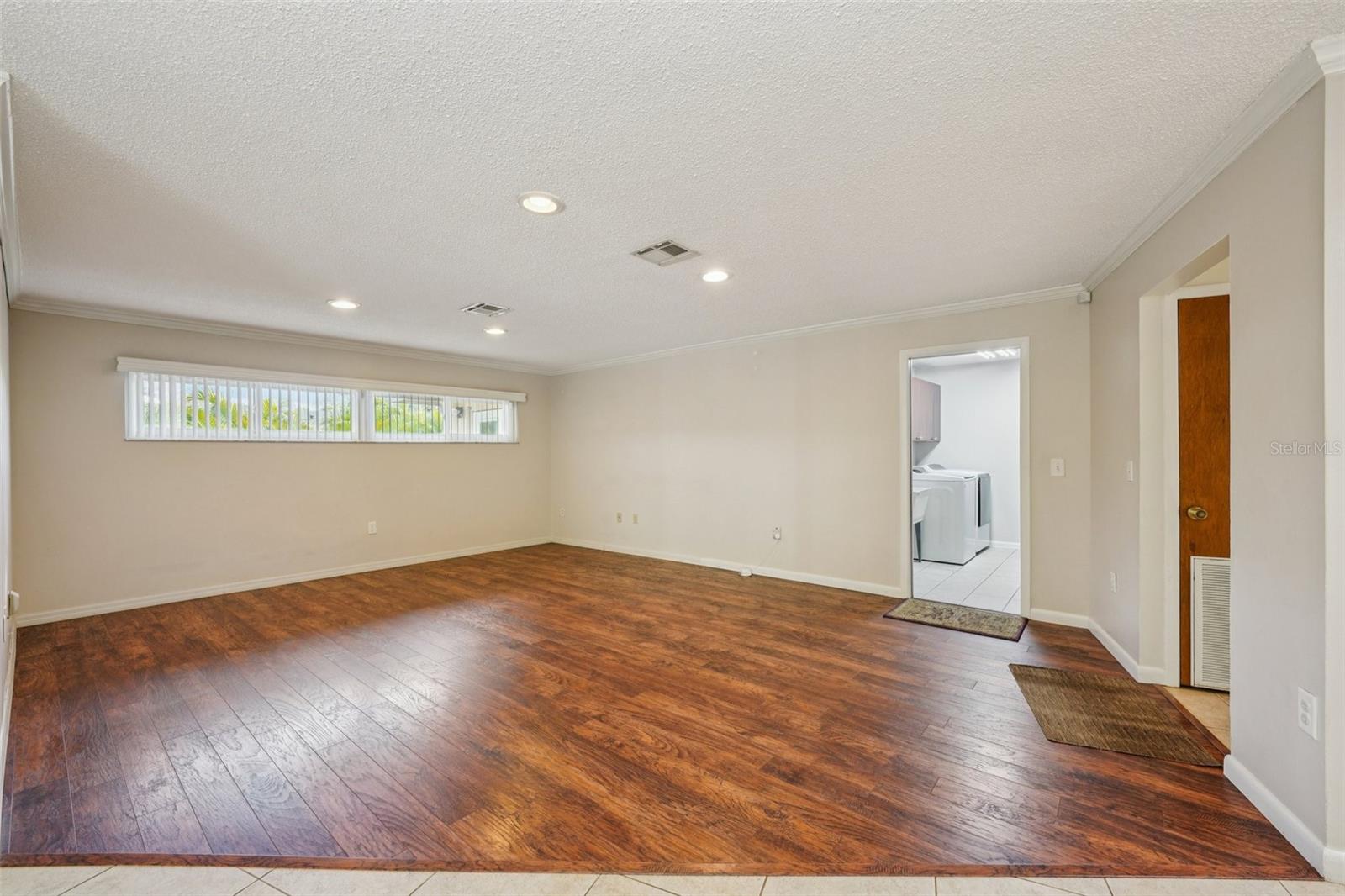 Image 25 of 35 For 4201 Meadow Hill Drive