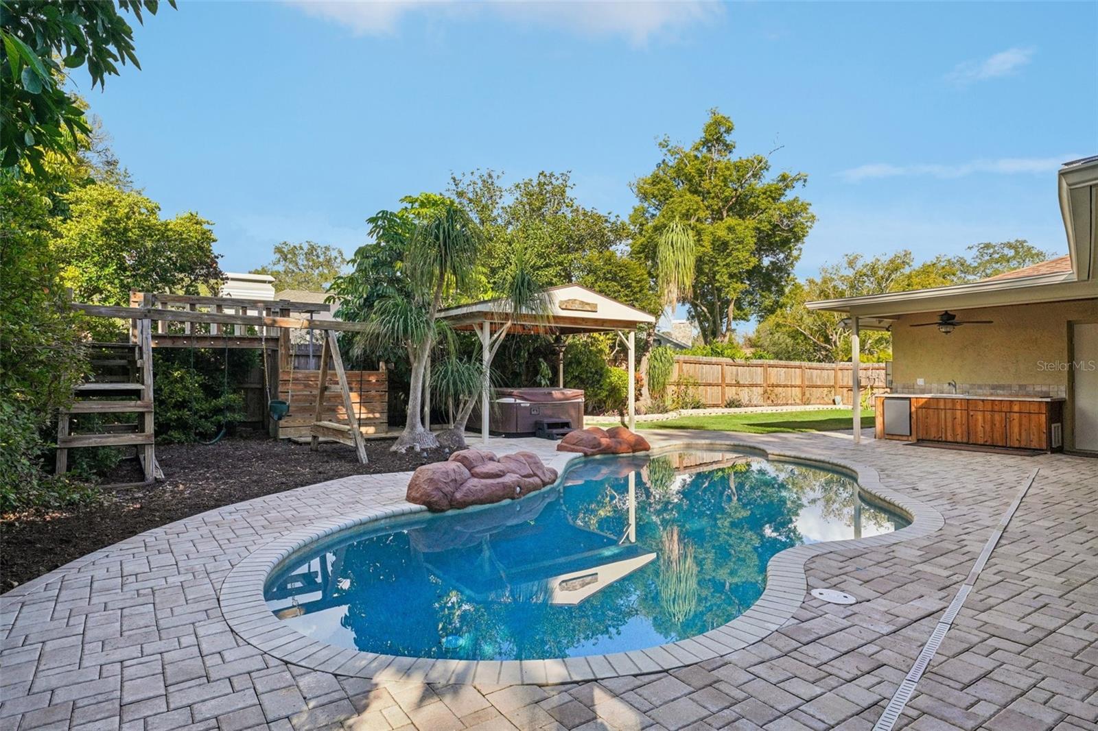 Image 4 of 35 For 4201 Meadow Hill Drive