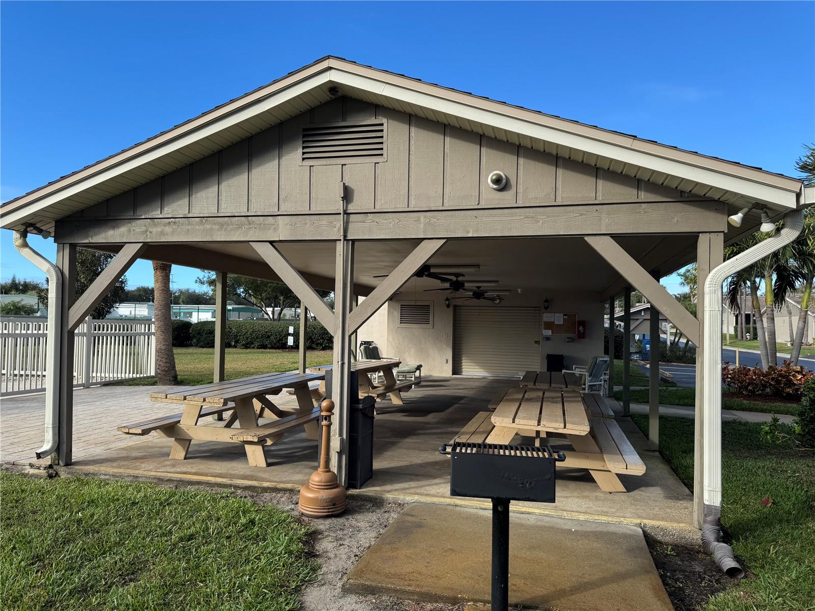 Image 18 of 20 For 2131 Ridge Road S 105