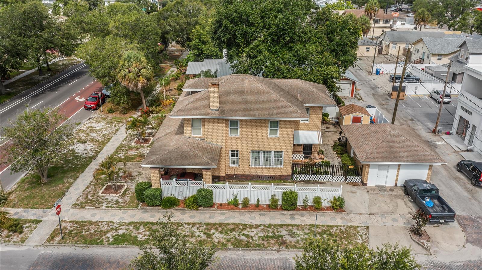 Image 11 of 67 For 2701 1st Avenue S