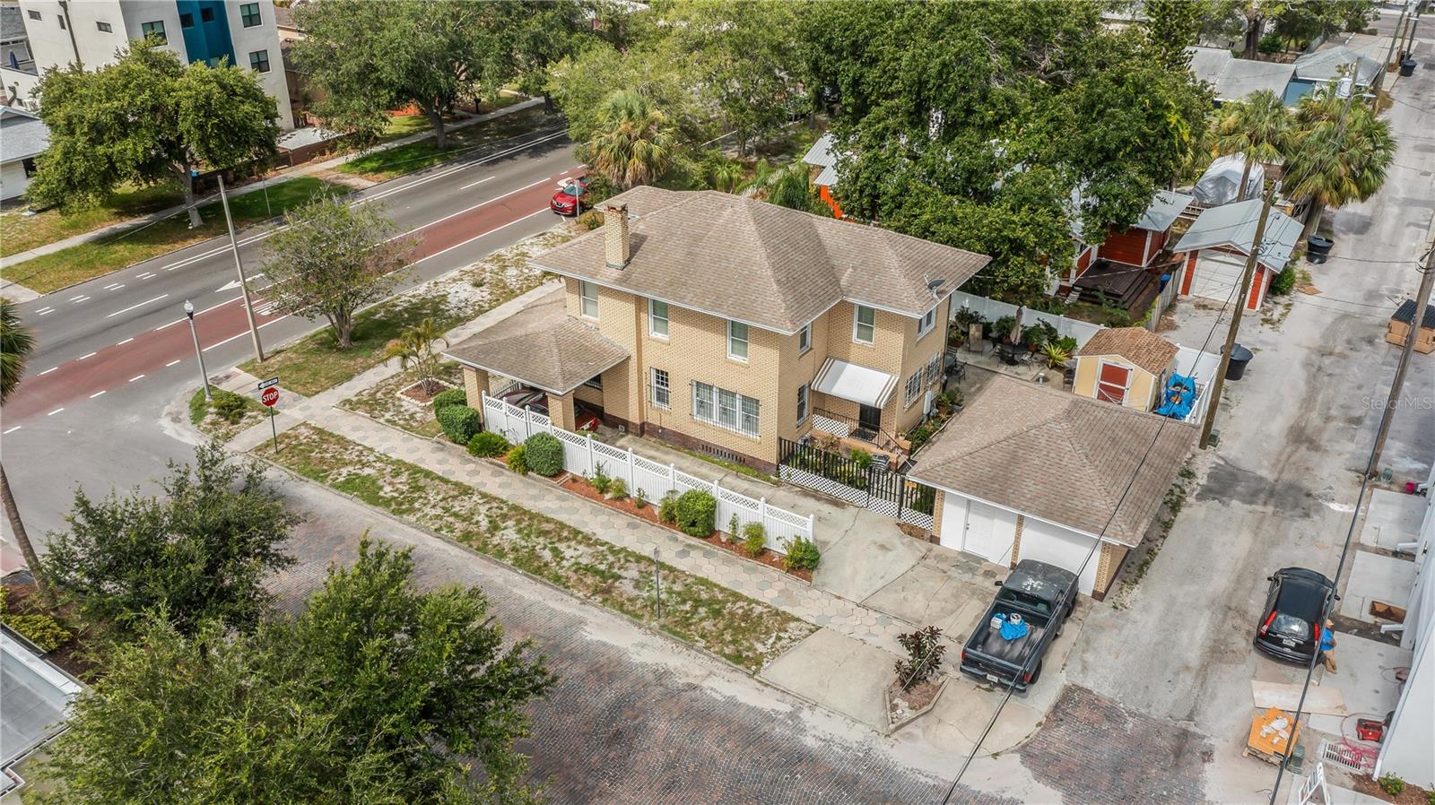 Image 12 of 67 For 2701 1st Avenue S