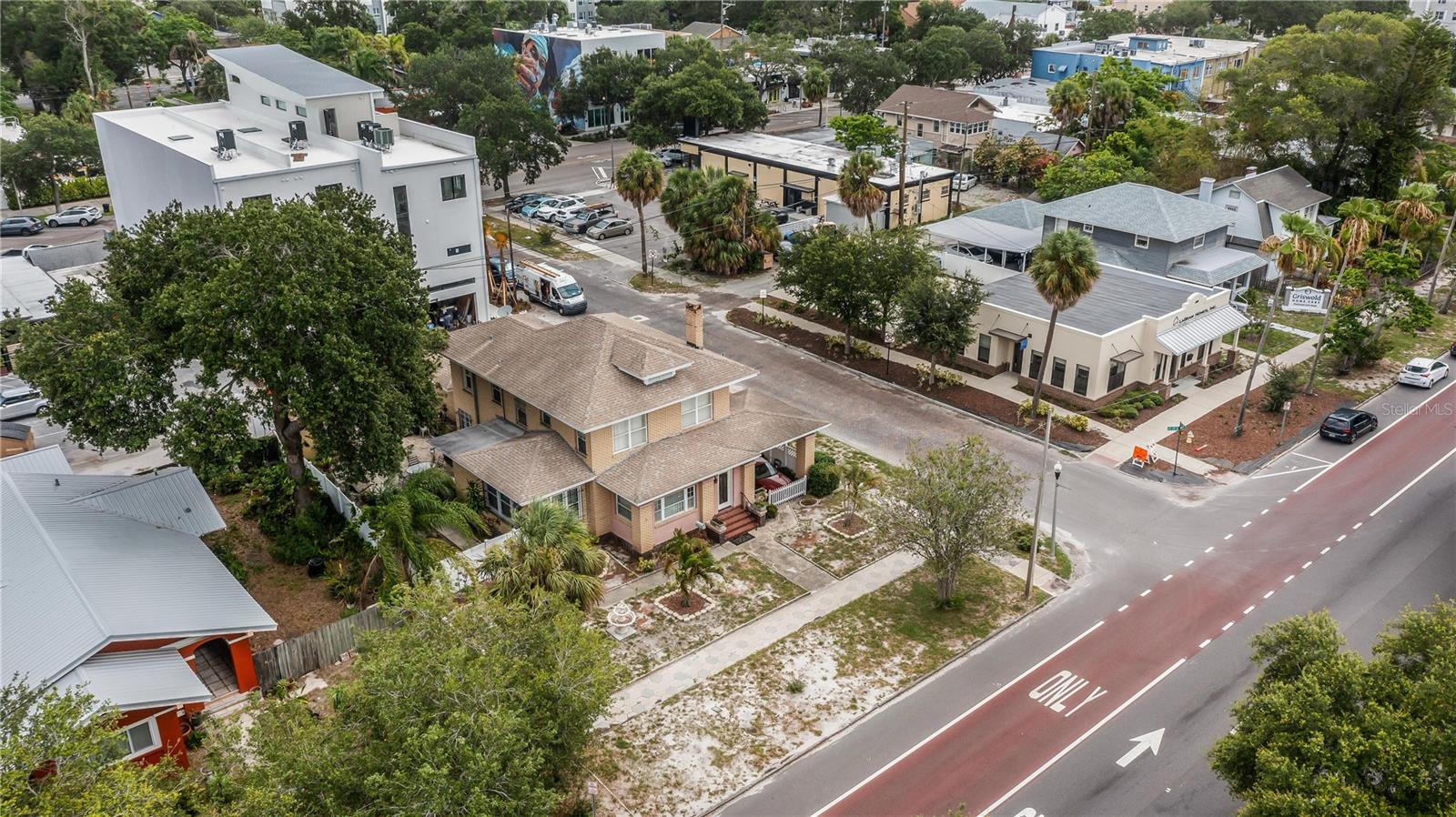 Image 17 of 67 For 2701 1st Avenue S