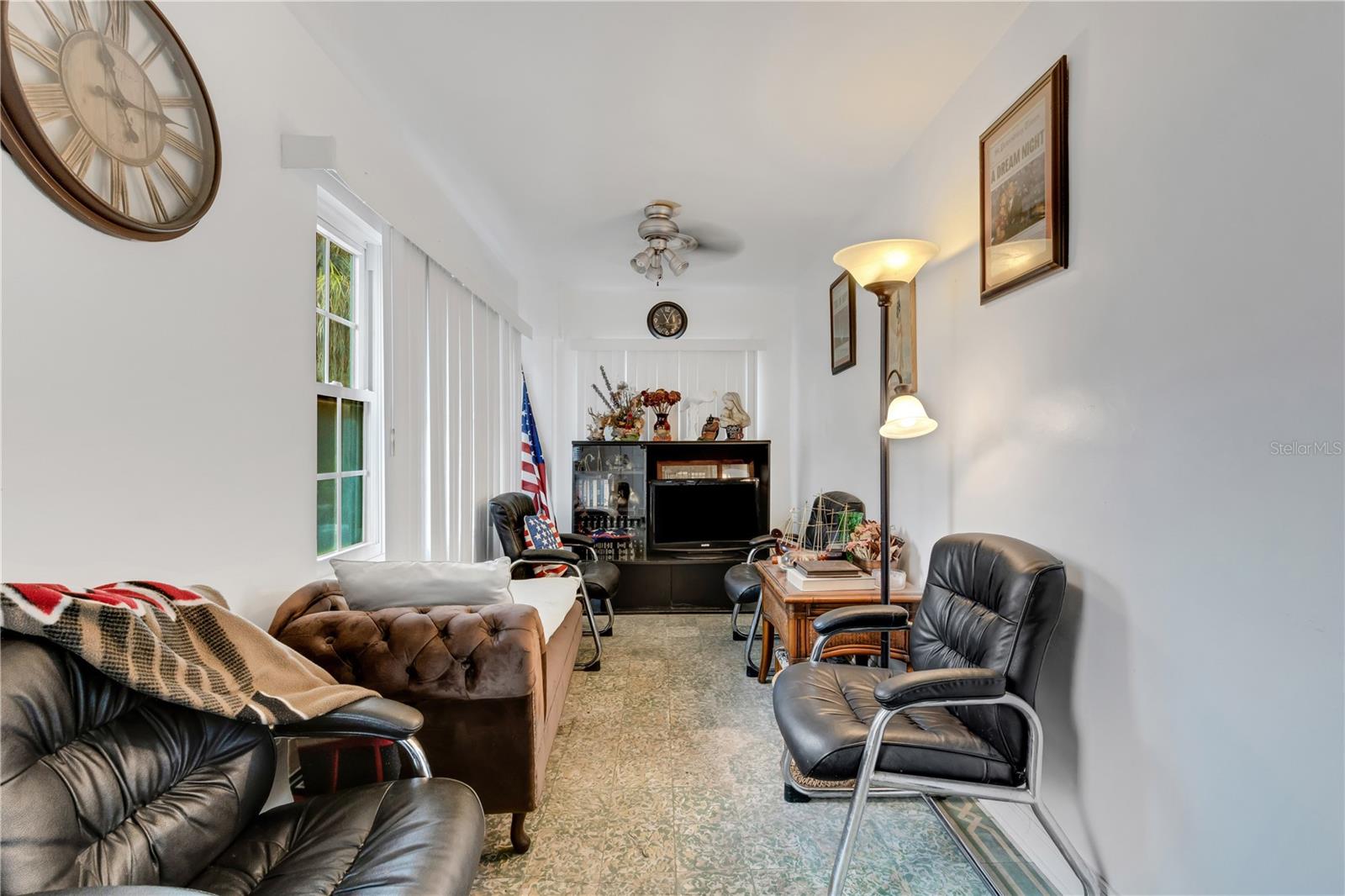 Image 18 of 67 For 2701 1st Avenue S