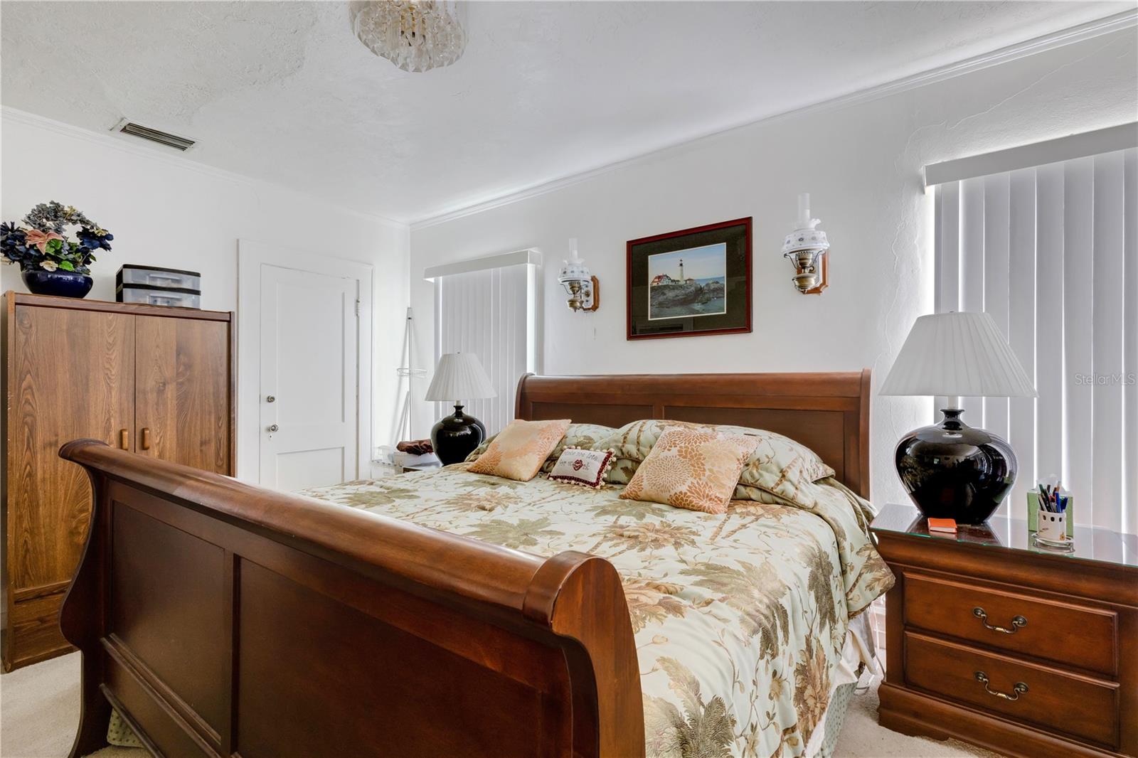 Image 22 of 67 For 2701 1st Avenue S