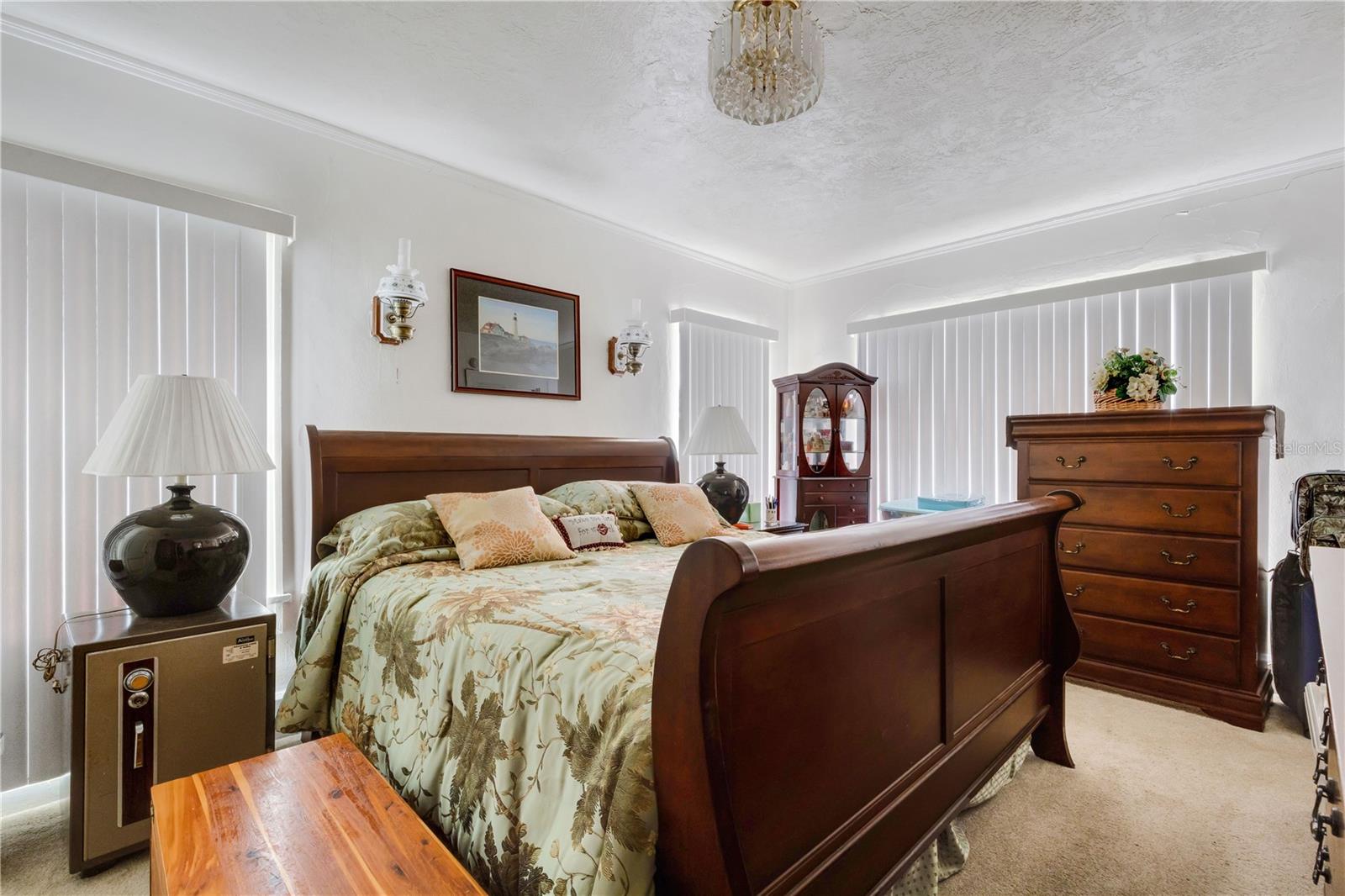 Image 23 of 67 For 2701 1st Avenue S