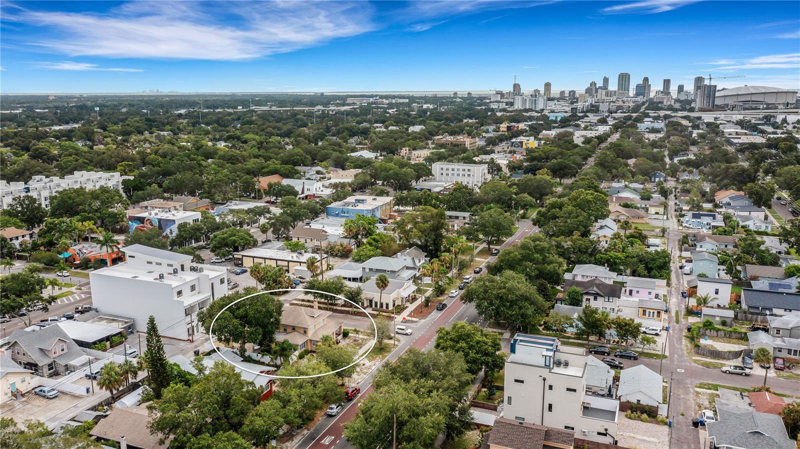 Image 3 of 67 For 2701 1st Avenue S