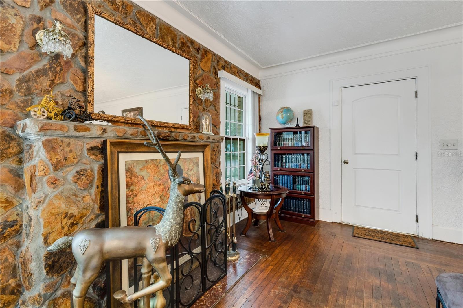 Image 38 of 67 For 2701 1st Avenue S