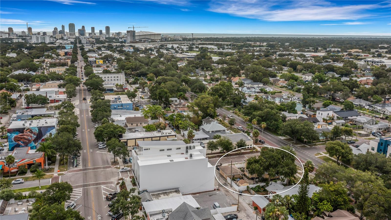 Image 4 of 67 For 2701 1st Avenue S