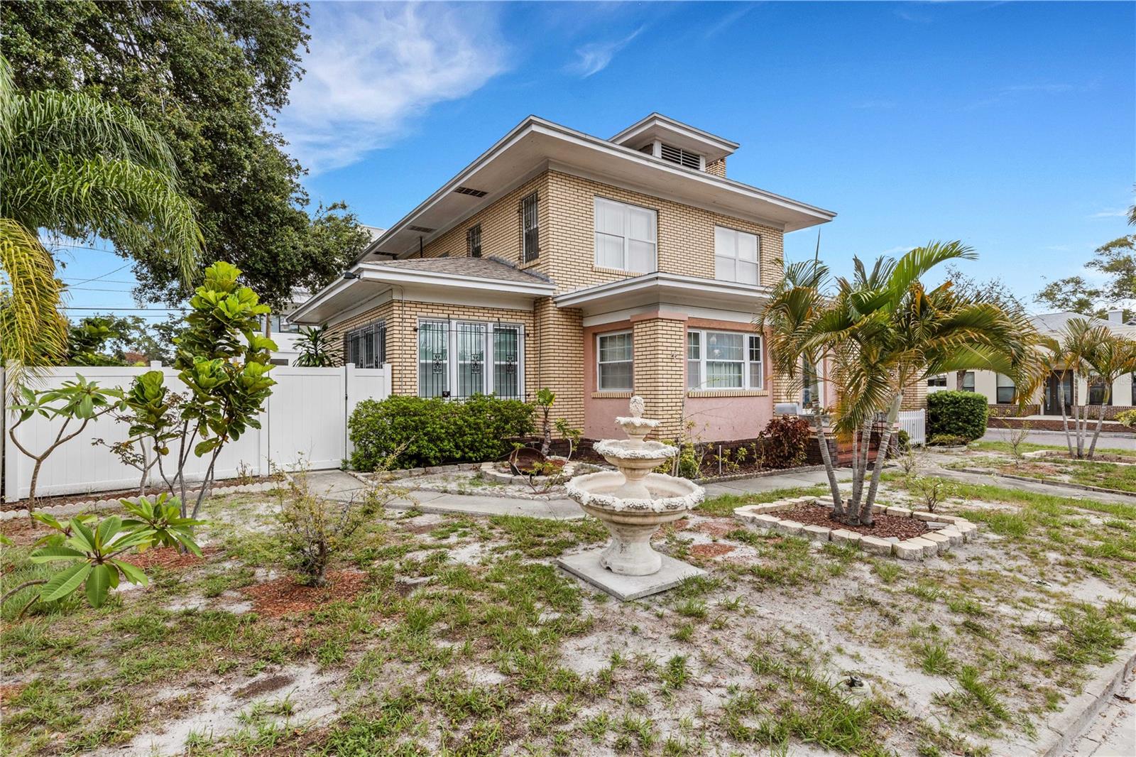 Image 49 of 67 For 2701 1st Avenue S