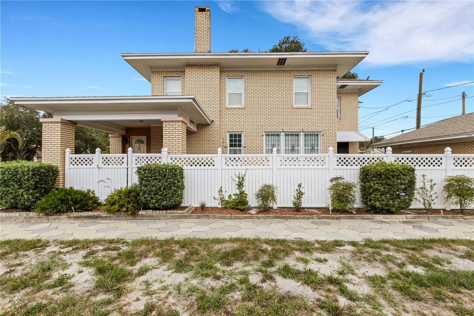 Image 52 of 67 For 2701 1st Avenue S