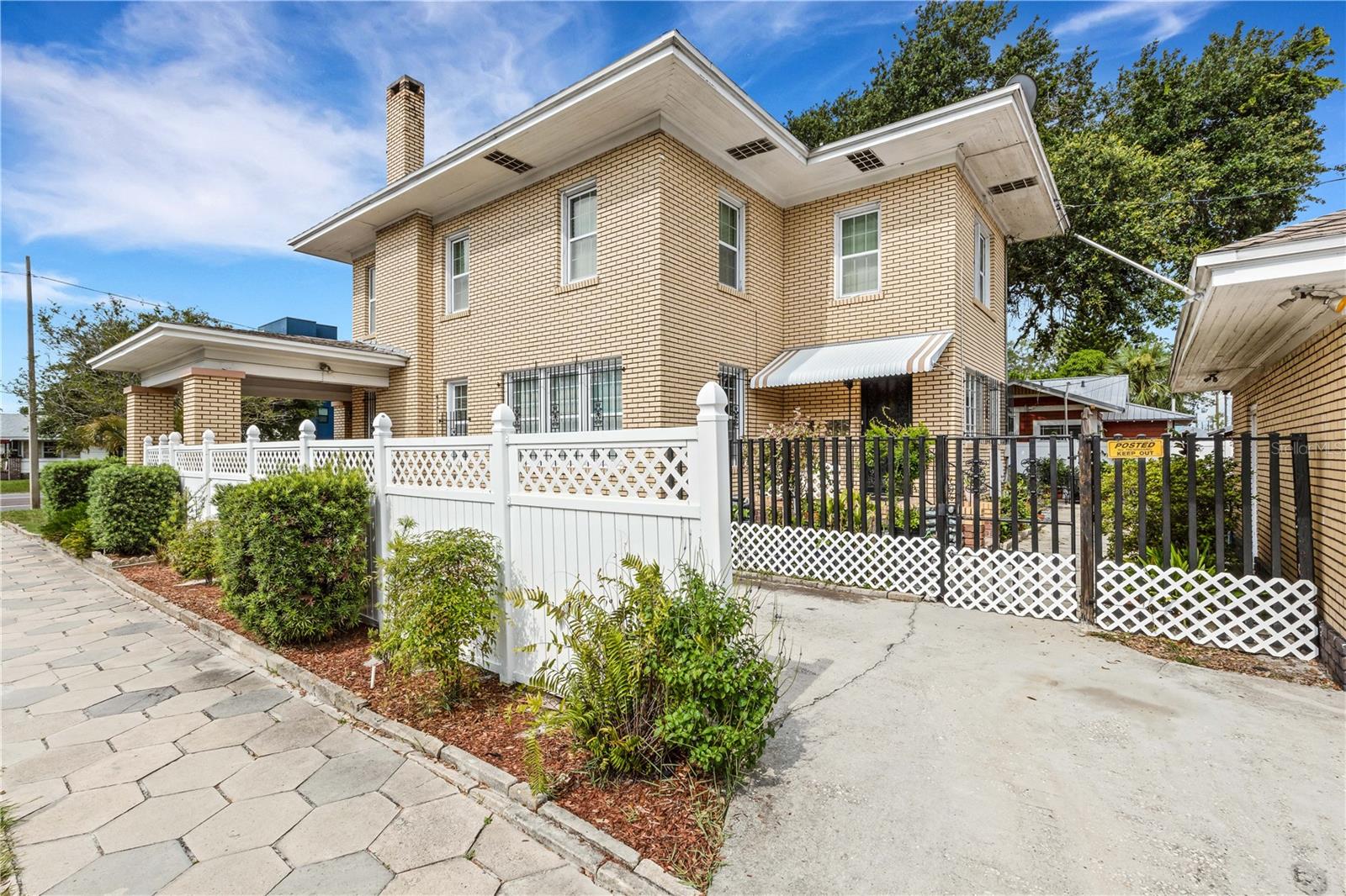 Image 56 of 67 For 2701 1st Avenue S